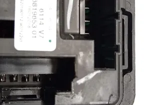 BMW X5 F15 (2013-2018) Pojistková skrinka 6819653 33179201