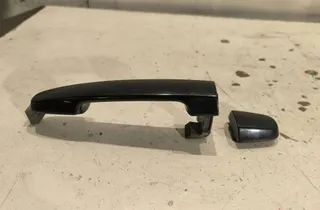 TOYOTA Auris 1 generation (2006-2012) Pravé zadné dvere vonkajšia kľučka 33205110