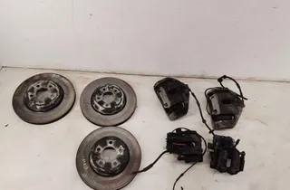 BMW 5 Series F10/F11 (2009-2017) Brzdový systém Kit strmeň & disky 34132549
