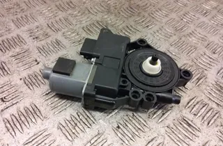 HYUNDAI i40 VF (1 generation) (2011-2020) Motor ovládania okna pravých zadných dverí 83460-3Z010 33221069