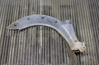 SUZUKI Jimny 3 generation (1998-2018) Pravé predné blatníkové lemovanie 7753081A00 33223565