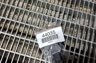 SUZUKI Jimny 3 generation (1998-2018) Pravý senzor nárazu 3394582C10 33223599