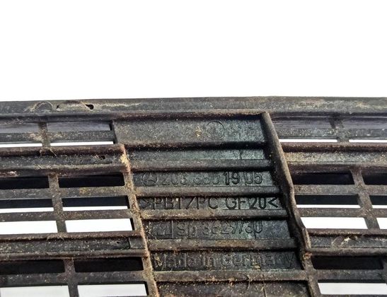 MERCEDES-BENZ CLC-Class CL203 (2008-2011)  Решётки C755,2038801905,3629730 32875289