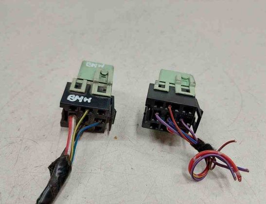 BMW 3 Series E46 (1997-2006) Relé 61368373700 32718819