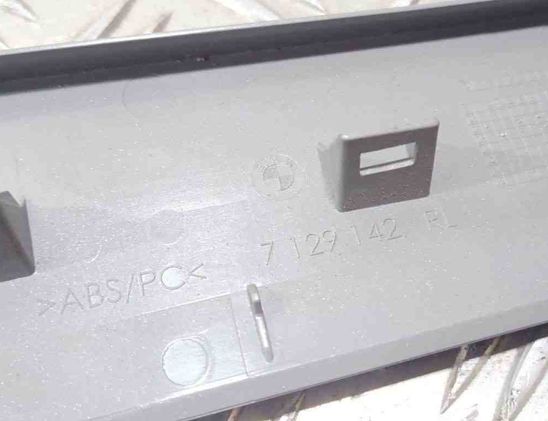 BMW 1 Series E81/E82/E87/E88 (2004-2013) Ozdoba pre hudobný prehrávač 7129142 31379395