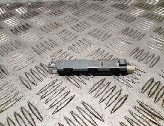 VOLKSWAGEN Passat B7 (2010-2015) Zosilňovač antény na kufri 3AF035552 32151879