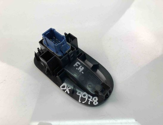 RENAULT Master 3 generation (2010-2023) Front Left Door Window Switch 8200548968 17853158