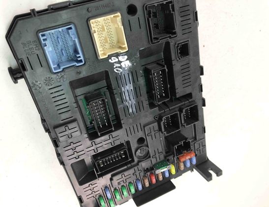 PEUGEOT 3008 1 generation (2010-2016) Блок предохранителей 281164872 21416025