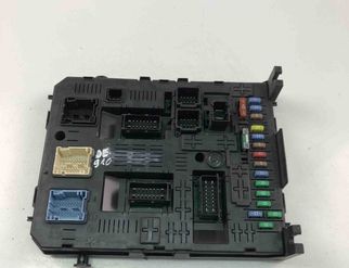 PEUGEOT 3008 1 generation (2010-2016) Блок предохранителей 281164872 21416025