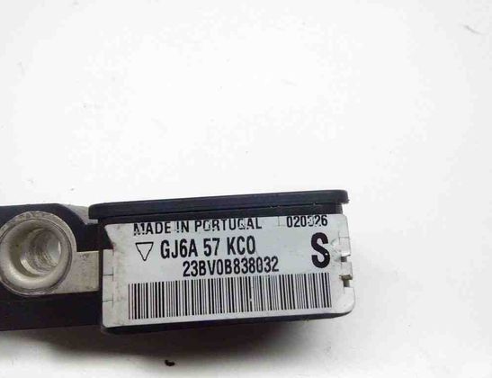 MAZDA 323 BJ (1998-2003) Predný ľavý senzor nárazu GJ6A57KC0 20368620