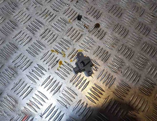 MERCEDES-BENZ CLA-Class C117 (2013-2016) Pravý senzor nárazu A0038212751 15360221