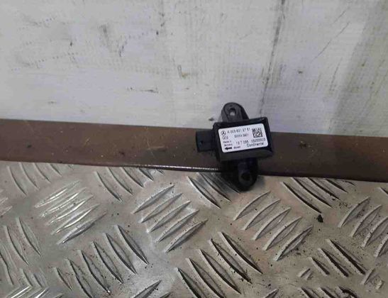 MERCEDES-BENZ S-Class W221 (2005-2013) Pravý senzor nárazu A0038212751 15360347