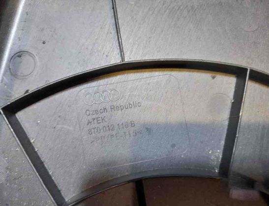 AUDI A4 B8/8K (2011-2016) Ozdobenie sekcie rezervného kolesa 8T0012116B 15368046