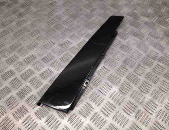 AUDI Q5 8R (2008-2017) Zadné ľavé dvere okenného lemu 80A839901 23997466