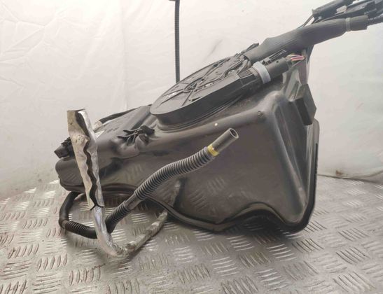 BMW 3 Series F30/F31 (2011-2020) AdBlue nádrž 7294283,7433648 14441238