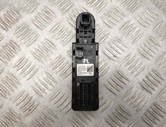 PEUGEOT 208 2 generation (2019-2023) Front Left Door Window Switch 98421760ZD 30327424