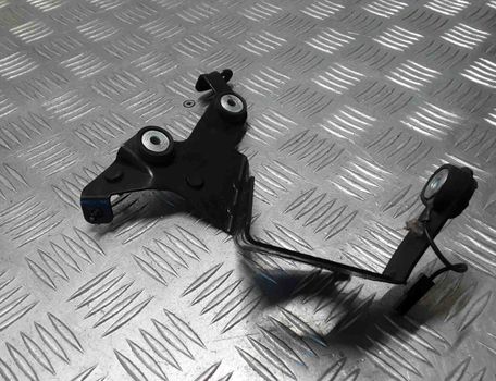 JAGUAR XE 1 generation (2014-2024) Držiak palivového filtra GX739D202AD 28431317