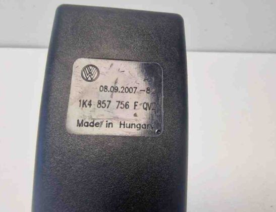 VOLKSWAGEN Golf 8 generation (2019-2023) Pravá predná spona na sedadle 1K4857756F 31240661