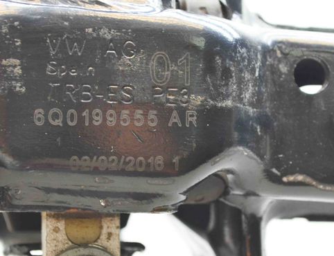 SEAT Ibiza 4 generation (2008-2017) Motorový držiak na ľavej strane 6Q0199555AR 11536711