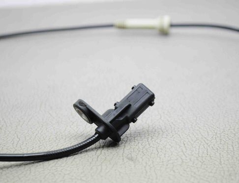 BMW 5 Series G30/G31 (2016-2023) Front Left ABS Sensor 6859589 13566978