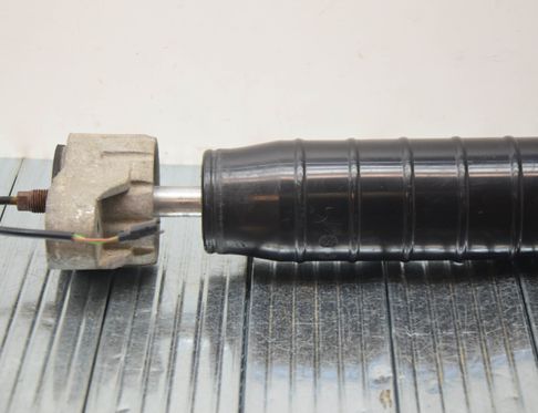 MASERATI Levante 1 generation (2016-2024) Rear Right Shock Absorber 06700028330 32998762