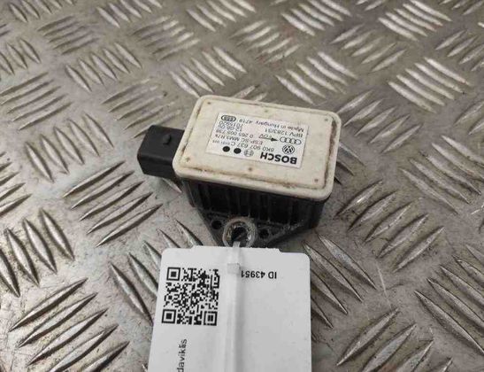 AUDI A4 B7/8E (2004-2008) Датчик ускорения 8K0907637 31590203