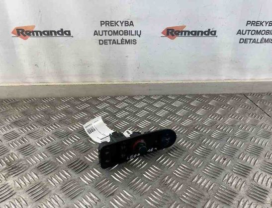 SEAT Leon 2 generation (2005-2012) Переключатель кнопок 5P0853263 31605001