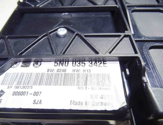 VOLKSWAGEN Passat Variant 1 generation (2010-2024) Dodatočné konektory pre hudobný prehrávač 5N0035558,5N0035342E 14667631