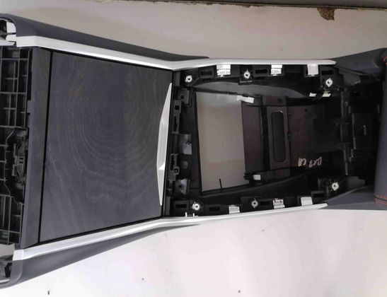 BMW 3 Series G20/G21/G28 (2018-2024) Stredová konzola 6997893,6996833 14588387