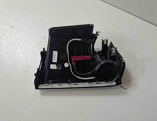 BMW 7 Series G11/G12 (2015-2023) Interiérový kit lišt 8066678,8066677,8066676,8066683,8066684,9329955,2495433,7851829,7851825,8068807,8068808,8068809,8068810 24865230