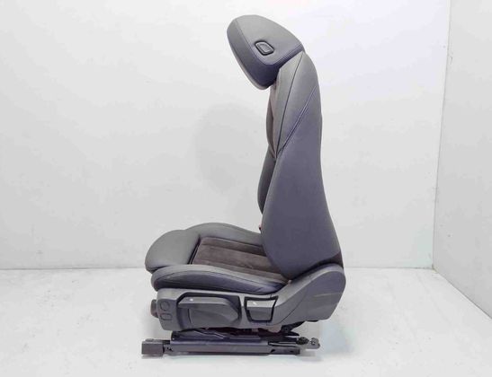 BMW i4 1 generation (2021-2024) Interiérové sedadlá s kitom dverí 6996834,5A42235,5A42236,5A42213,5A42214,7949728,5A0D0F7,5A0D123,5A0D124,5A0C425,5A0C426 28364726