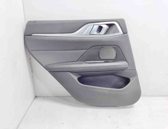 BMW i4 1 generation (2021-2024) Interiérové sedadlá s kitom dverí 6996834,5A42235,5A42236,5A42213,5A42214,7949728,5A0D0F7,5A0D123,5A0D124,5A0C425,5A0C426 28364726