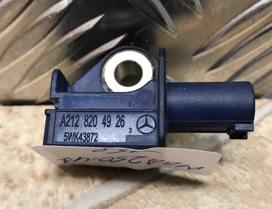 MERCEDES-BENZ C-Class W204/S204/C204 (2004-2015) Crash Impact Sensor A2128204926 17563528