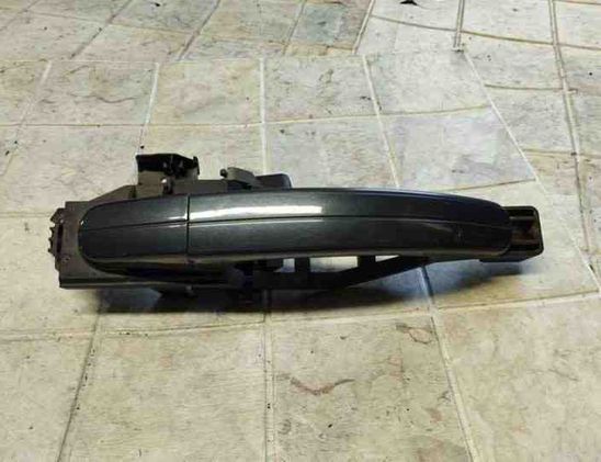 FORD C-Max 1 generation (2003-2010) Pravé zadné dvere vonkajšia kľučka 3M51R224A36 21033186