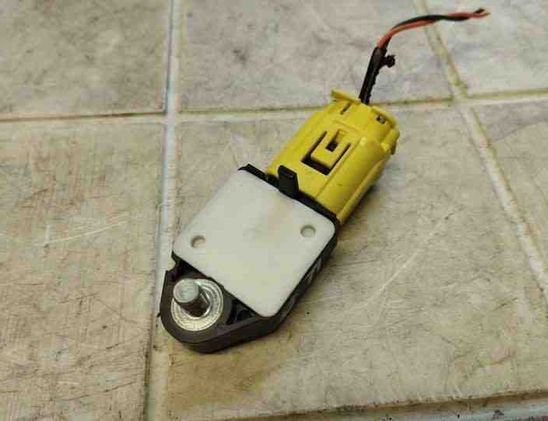 LEXUS IS XE20 (2005-2013) Pravý senzor nárazu 8983102020 21037951