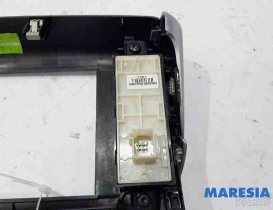 PEUGEOT 208 Peugeot 208 (2012-2015) Блок управления 96738995VV,9673861377,96758773XU 27831481