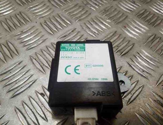 TOYOTA Corolla Verso 1 generation (2001-2009) Centrálna zamykacia jednotka 2513000100,8974113040 26129035