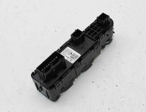PEUGEOT 2008 2 generation (2019-2023) Front Right Door Window Switch 98421760ZD 31223912
