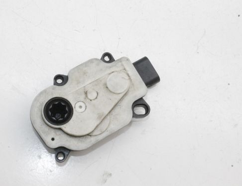 LAND ROVER Range Rover 4 generation (2012-2022) Motor vzduchovej klapky BM51-8476-AB 33069109
