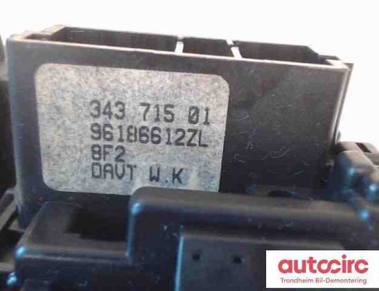 PEUGEOT 607 1 generation (2000-2008) Ovládacia jednotka vypínača svetlometu 96186612zl,96378815zl 30829128