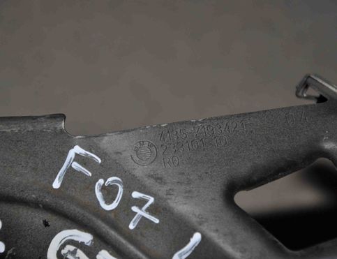 BMW 5 Series F10/F11 (2009-2017) Front Left Fender Holder 7193427,7193423,71934257193421 23443839