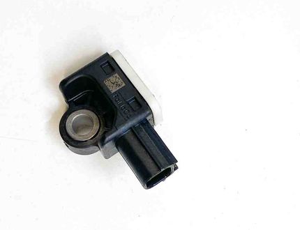 VOLVO V60 1 generation (2010-2020) Rear Right Impact Sensor 8V4T-14B006-AA 10844677