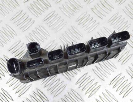 BMW 5 Series G30/G31 (2016-2023) Rozvodná skrinka P00141659,18576710,8583091 12121264