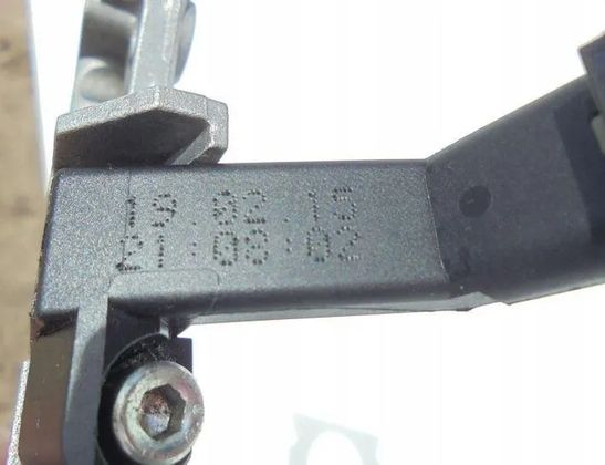 AUDI Q3 8U (2011-2020) Другие части внутренние двигателя 04L103173A 26051824