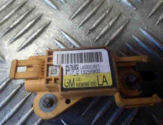 OPEL Vectra 2 generation (2004-2013) Pravý predný senzor nárazu 13256900 25458122