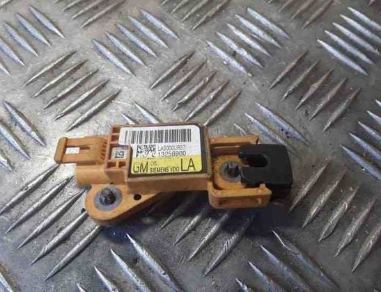 OPEL Vectra 2 generation (2004-2013) Pravý predný senzor nárazu 13256900 25458122