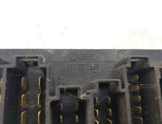 AUDI 80 B3 (1986-1992) Fuse box 357937039 25483470