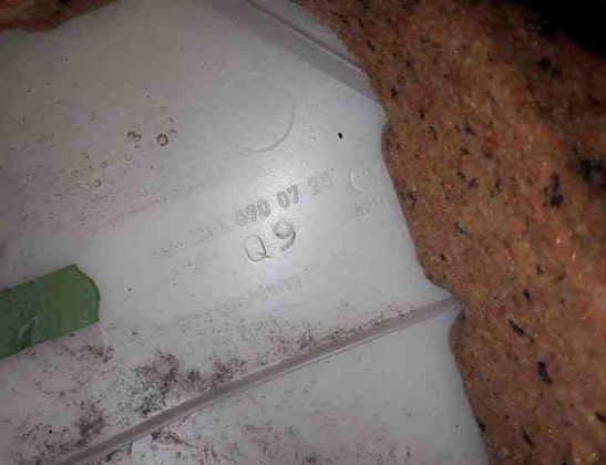 MERCEDES-BENZ C-Class W204/S204/C204 (2004-2015) Pravý stĺpikový obklad A2046900725 25520835