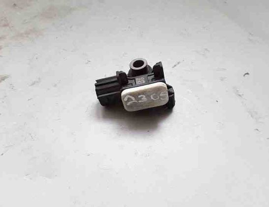 NISSAN Leaf 1 generation (2010-2017) Senzor nárazu na ľavej strane 985811LA0A,1204201 25522512