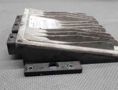 RENAULT Clio 3 generation (2005-2012) Блок управления двигателем 8200399038 30170642